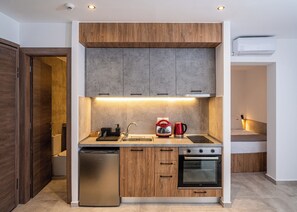 Deluxe-Apartment | Eigene Küche | Kühlschrank, Ofen, Herdplatte, Kochgeschirr/Geschirr/Besteck