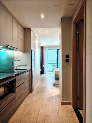 Premium Studio, Partial Ocean View - Luxury studio Sea view Ha Long by HALA (Ha Long)