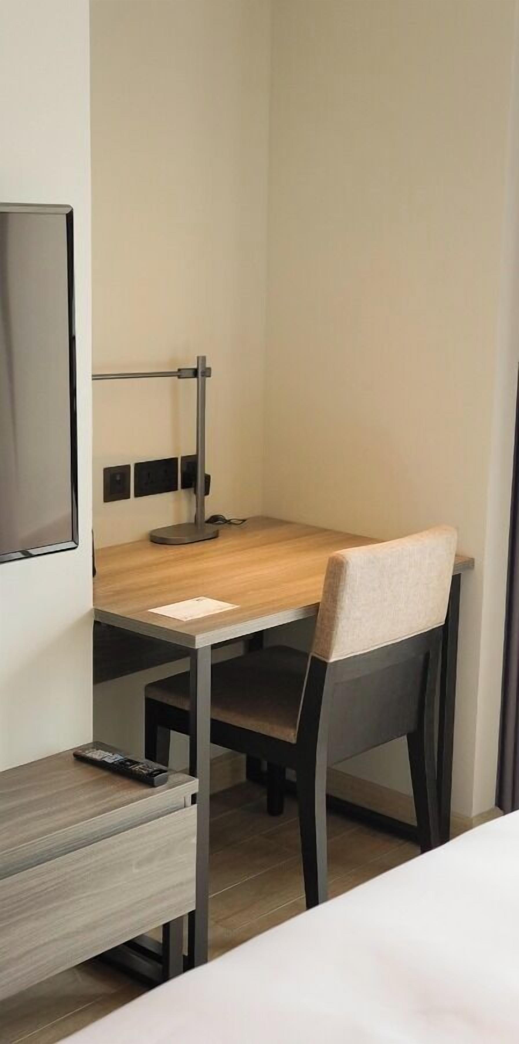 책상, 노트북 작업 공간, 무료 WiFi, 침대 시트