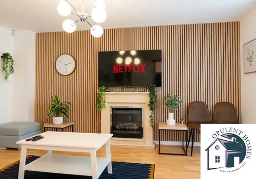Detached 4 bed, Modern Contractor Pad, Reading