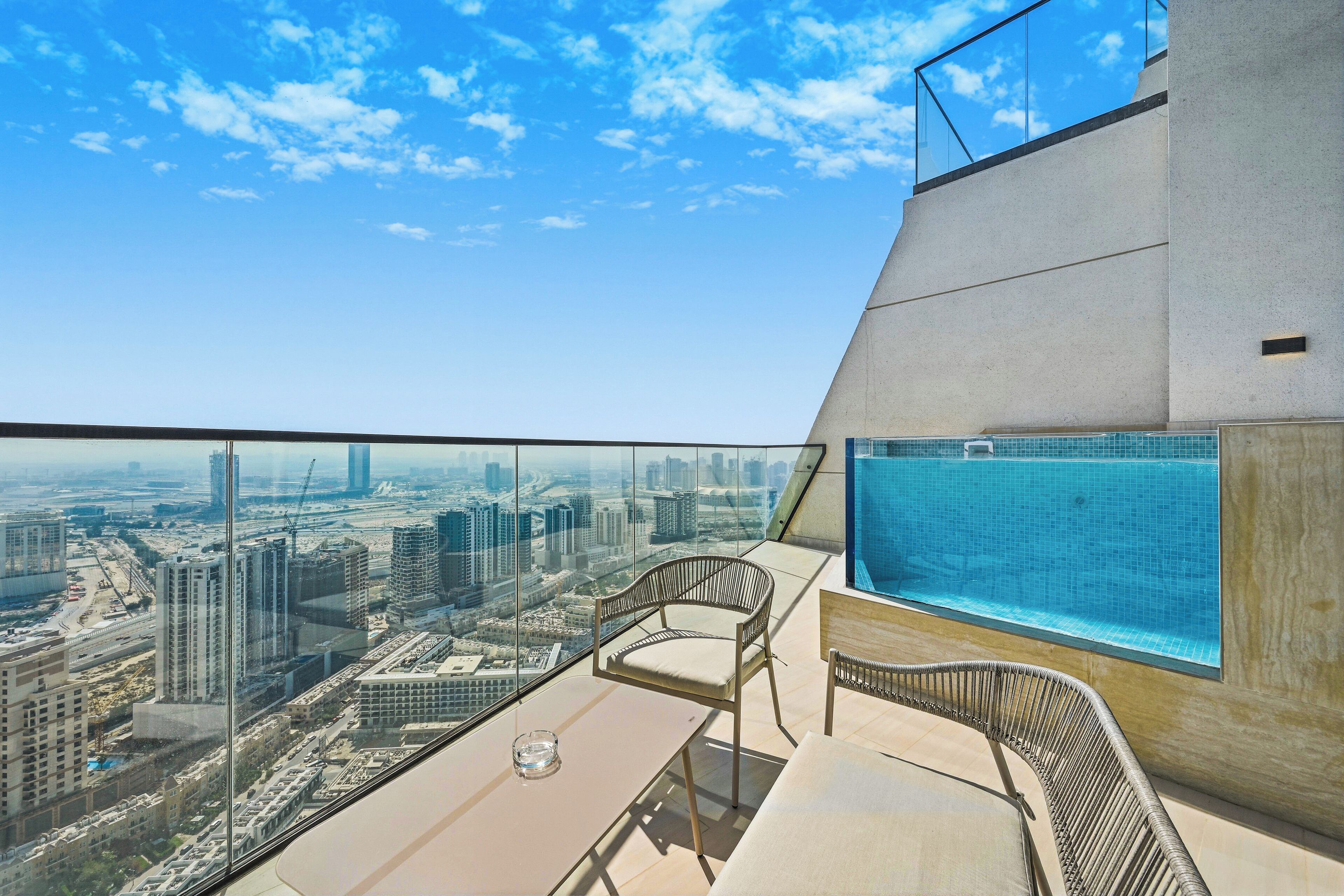 Departamento, balcón, vista a la ciudad | Áreas de la propiedad