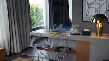 เบสิกอพาร์ทเมนท์, วิวเมือง | ภายใน