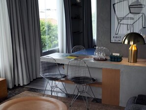 Basic Apartment, City View | Interior - Citrus House Phra-Arthit (Bangkok)