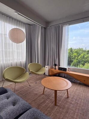 Basic Apartment, City View | Interior - Citrus House Phra-Arthit (Bangkok)