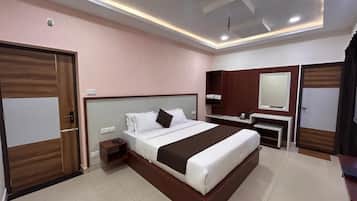 Deluxe Double Room, Balcony, Mountain View | Free WiFi, bed sheets