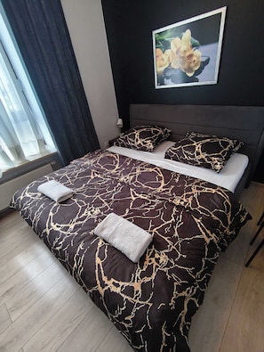 Chambre | Bureau, espace de travail pour ordinateur portable