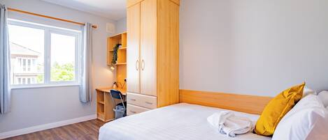 4 chambres, fer et planche Ă repasser, Wi-Fi, draps fournis