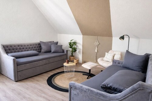 Neu sanierte Ferienwohnung mitten im Herzen von Würzburg
 Apartment R4 Beige