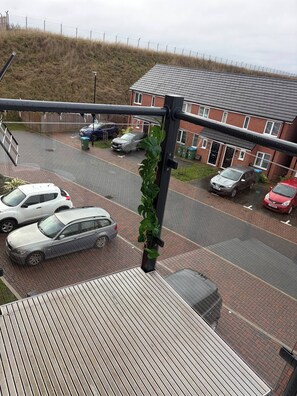 Property grounds - Pristine & Cozy 3 bed 2 Bath Apartment in a Great Location (Coventry)