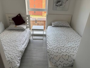 Apartamento, 2 quartos, acessível, sacada | 2 quartos