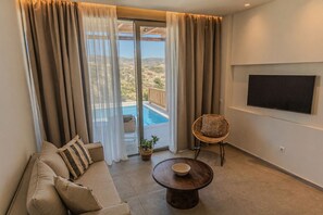 Living area - Ramnus Karpathos Suites (Karpathos)