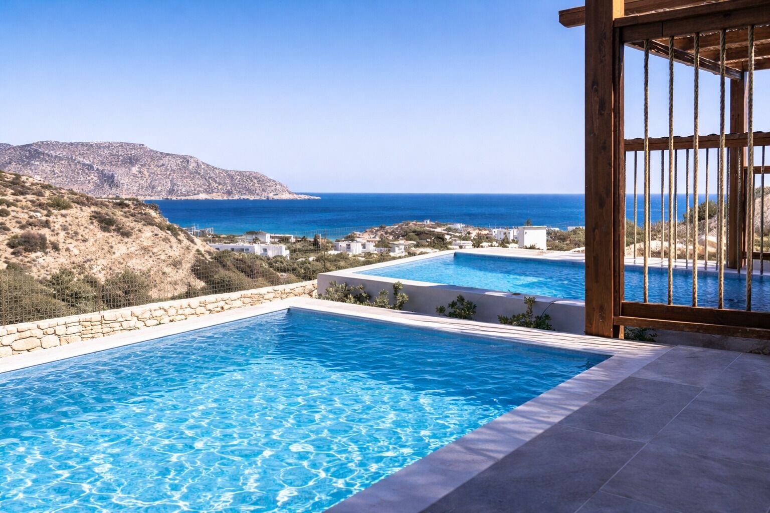 Duplex superior, piscina particular, vista para o mar | Piscina