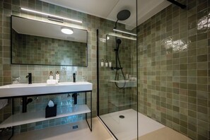 Duplex Junior Suite | Bathroom - Heritage Hotel Lucia (Dubrovnik)