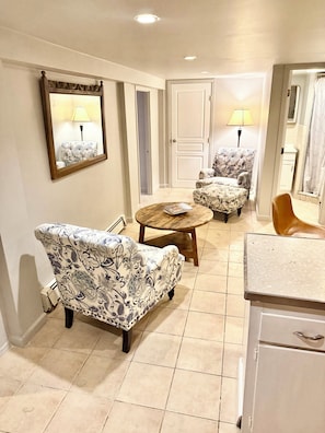 Unclassified image, 2 of 11, button - 2 BR Sub Level Hampton Bays village apartment LIRR accessible to NYC (Hampton Bays)