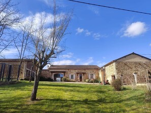 Exterior - Gite La Fantaisie in the heart of the bastide towns (Salles)