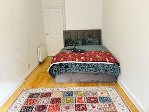 Unclassified image, 4 of 24, button - Luxurious Victorian 3Bedroom Flat in the Heart of Edinburgh (Edinburgh)