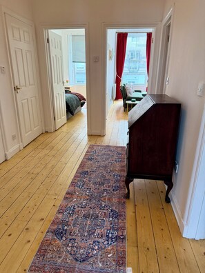 Unclassified image, 3 of 24, button - Luxurious Victorian 3Bedroom Flat in the Heart of Edinburgh (Edinburgh)