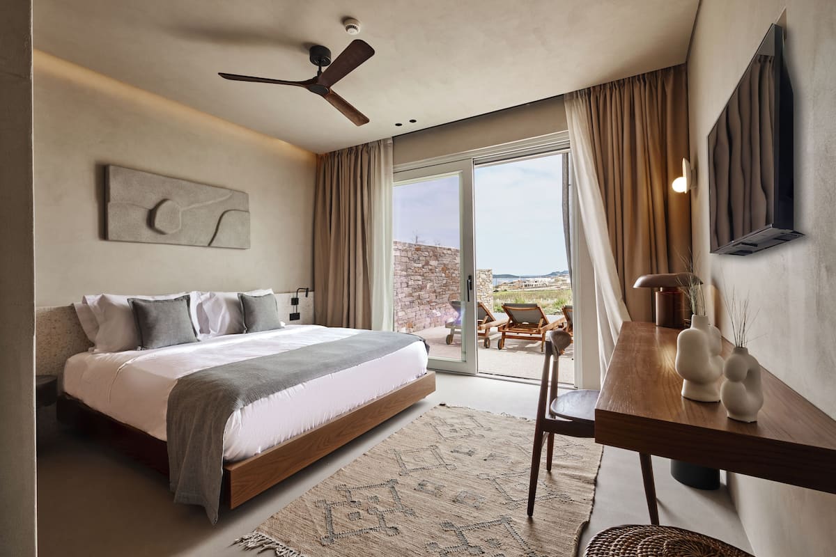 In-room safe, free WiFi