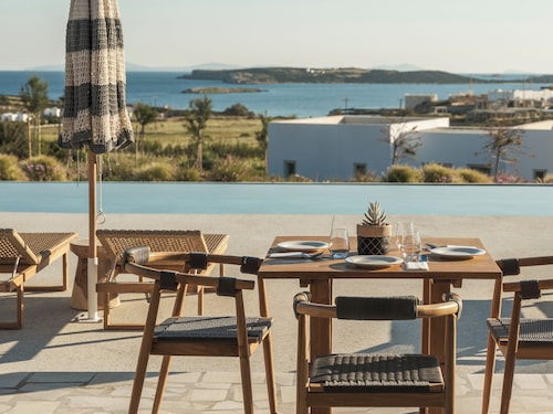 Ovea Paros
