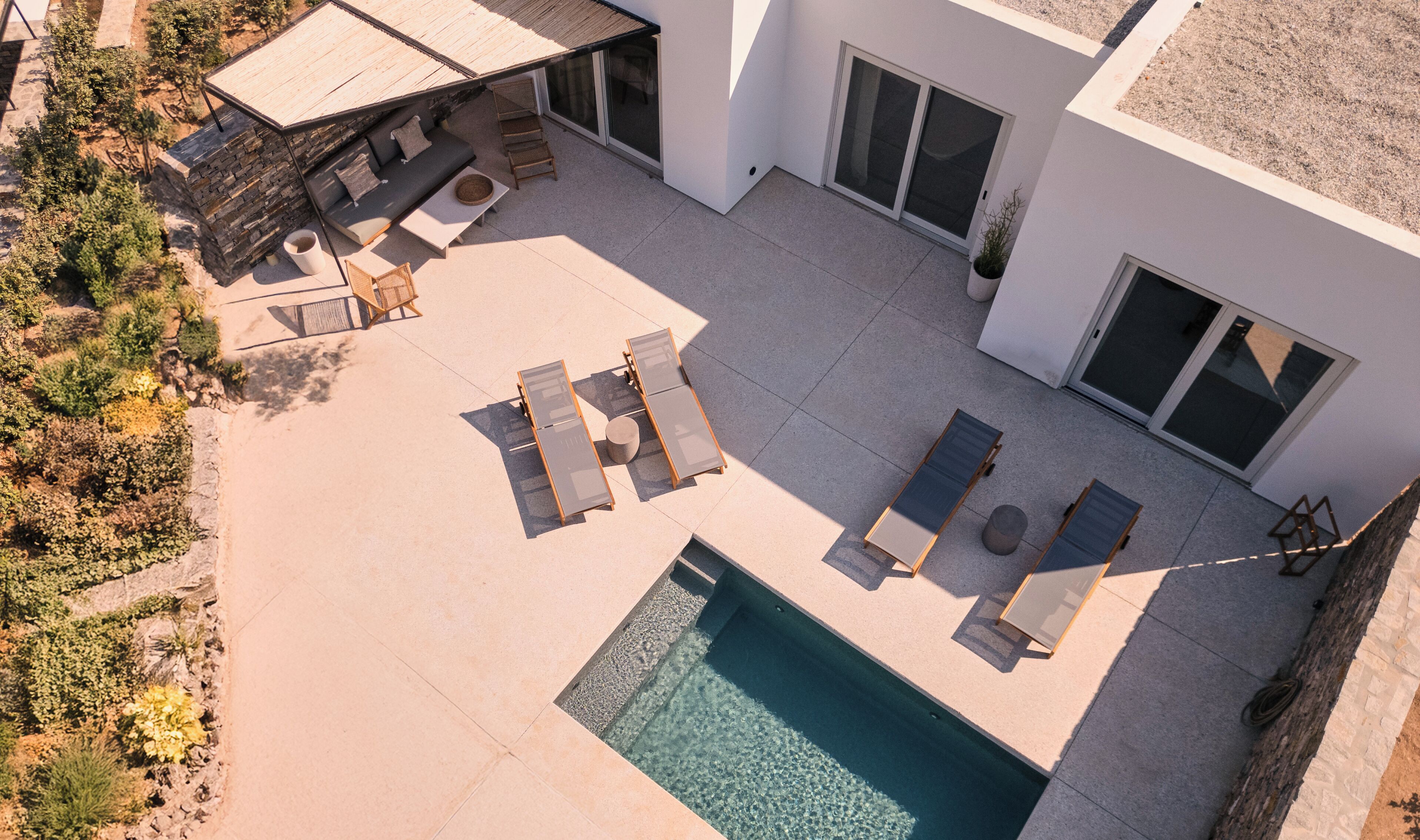 Grand Private Pool Family Villa | Tallelokero huoneessa, ilmainen Wi-Fi