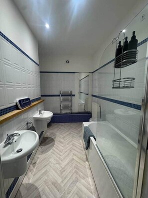 Hair dryer - VERY Spacious 2 bed Apt City Centre Wi-Fi modern (Liverpool)