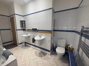 Hair dryer - VERY Spacious 2 bed Apt City Centre Wi-Fi modern (Liverpool)