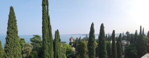 Unclassified image, 5 of 25, button - Charmantes Apartment - Seeblick! (Gardone Riviera)