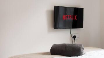 5 bedrooms, Internet, bed sheets