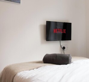 Internet, bed sheets - Delightful 5-bedroom house in charming Reading perfect for families (Reading)