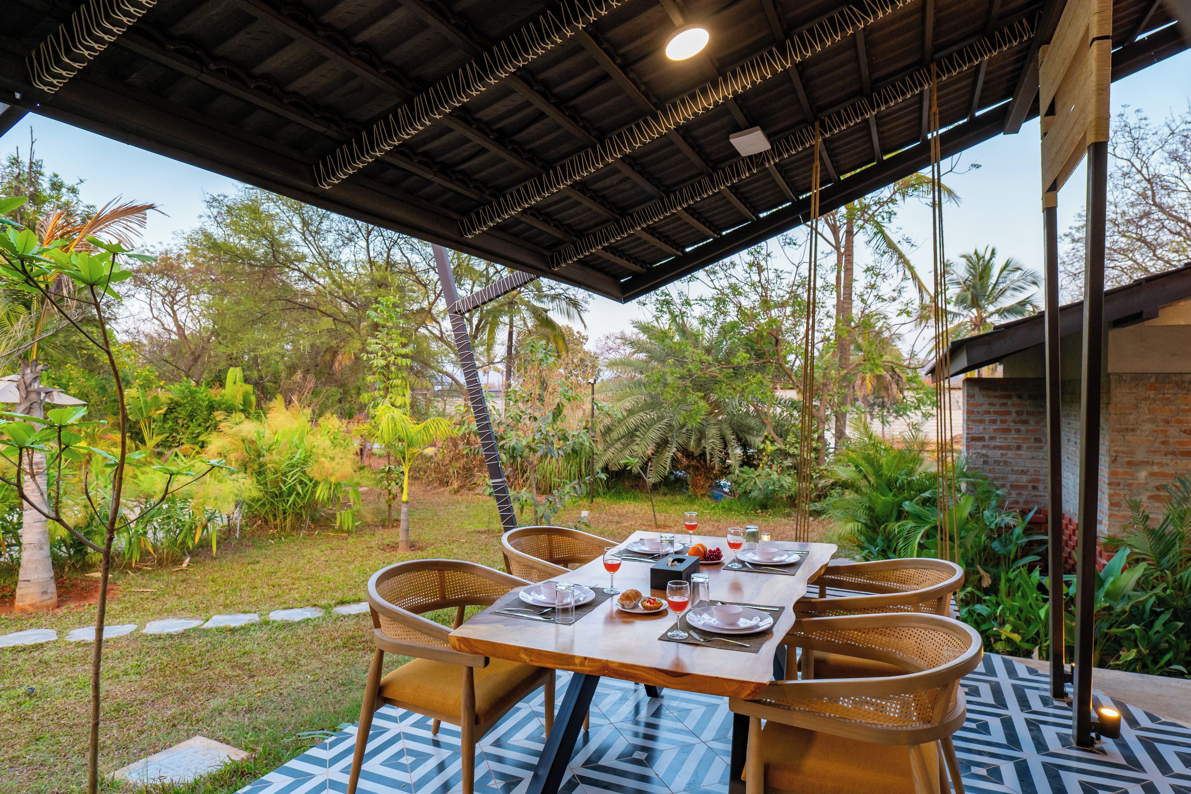 รับประทานอาหารกลางแจ้ง