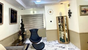 Luxury-Apartment, Balkon, Stadtblick | Innenbereich