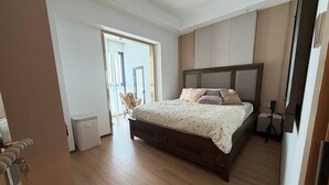 3 室のベッドルーム、アイロン / アイロン台、WiFi、ベッドシーツ