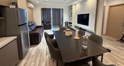 Enjoyable 2+1 bedroom condo with AC in vibrant and River-view in Phnom Penh