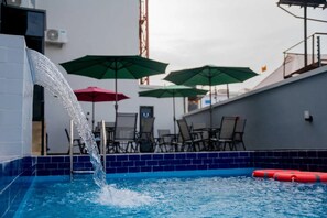 Appartement Standard, balcon, vue ville | Piscine