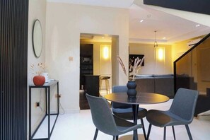 Appartement Standard, balcon, vue ville | Intérieur