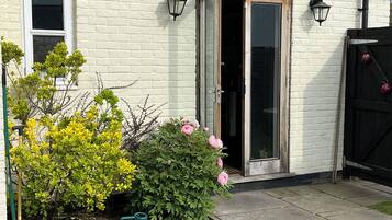 Room, 1 Bedroom, Fireplace | Garden