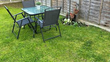 Room, 1 Bedroom, Fireplace | Garden