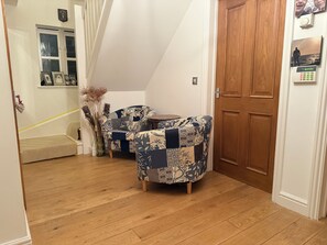 Room, 1 Bedroom, Fireplace | Living room - Room-charming Guest Room With Woodland V (Bedford)