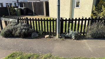 Room, 1 Bedroom | Property grounds