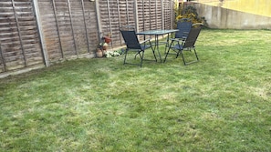 Room, 1 Bedroom | Outdoor dining - Room-charming Detached Cottage Guest Roo (Bedford)