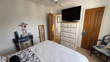 Shared Dormitory, 1 Bedroom, Fireplace, Garden View