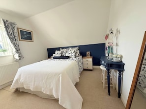 Dormitório compartilhado, 1 quarto, lareira, vista para o jardim | 1 quarto