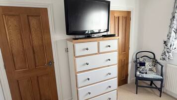 Shared Dormitory, 1 Bedroom, Fireplace, Garden View