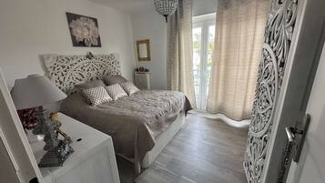 Ferros/tĂĄbuas de passar roupa, Wi-Fi, roupa de cama