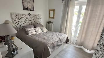 Fer et planche Ă repasser, Wi-Fi, draps fournis