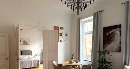 Apartment Stella – Elegante Altbauwohnung in der Innenstadt