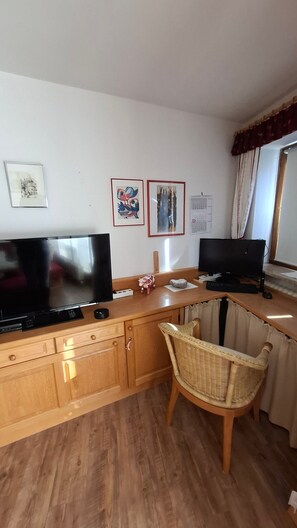 Unclassified image, 4 of 10, button - Apartment 'Älple' with Private Terrace and Wi-Fi (Bad Hindelang)