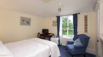 Double Room, Garden View | Seterika/papan seterika, Wi-fi percuma