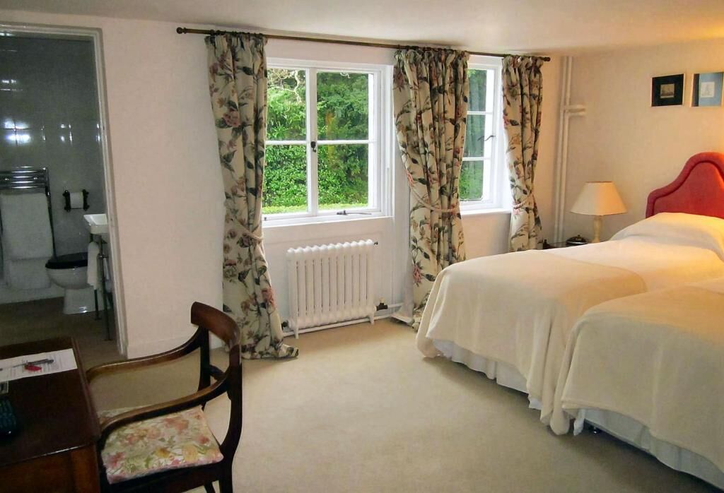 Double or Twin Room, Courtyard View | Iron/ironing board, free WiFi