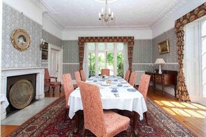 Dining - Hollybank House (Emsworth)